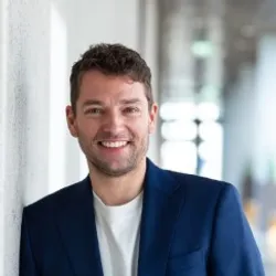 Dr Alexander Thoma