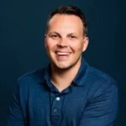 Aleksander Larsen
