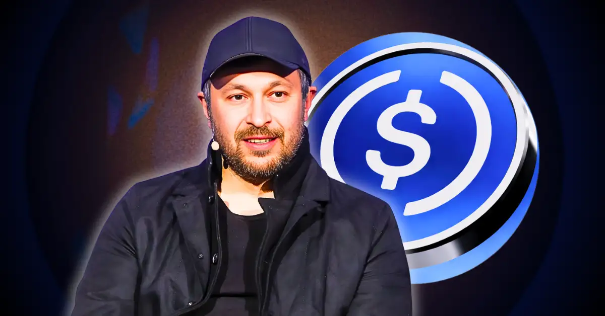 Solana Founder Says Stablecoins Are Exposing Major Flaws in Banking