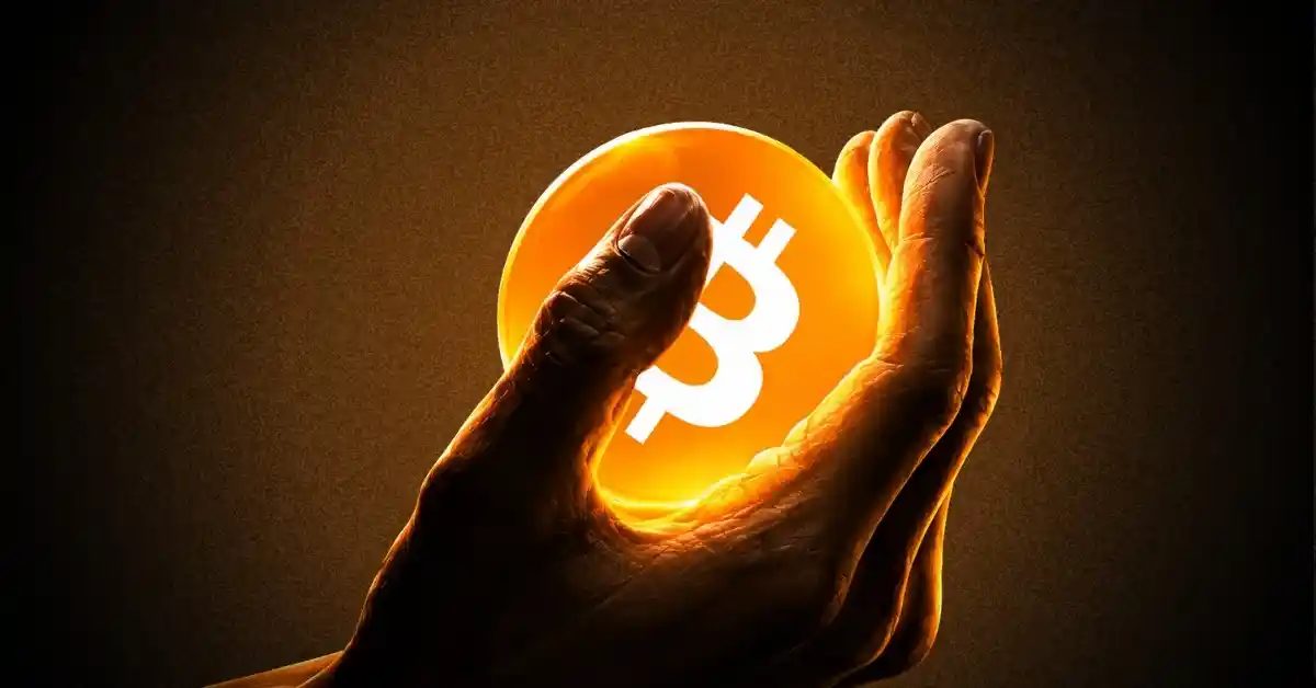 Bitcoin Faces  Billion Selling Pressure as Short-Term Holders Exit