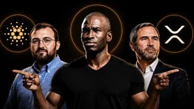 Arthur Hayes pointing outwards at Charles Hoskinson with the Cardano logo and Brad Garlinghouse with the Ripple logo.