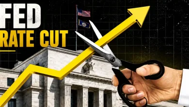 Scissors cutting a rising yellow arrow in front of the Federal Reserve building.