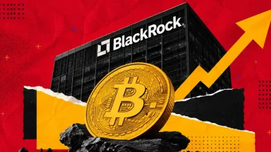 Gold Bitcoin coin in front of BlackRock headquarters with an upward yellow arrow.